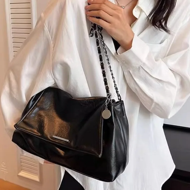 Large Capacity Women's Shoulder Bag Fall Winter New Arrival French Style Chic Tote Crossbody Bag
