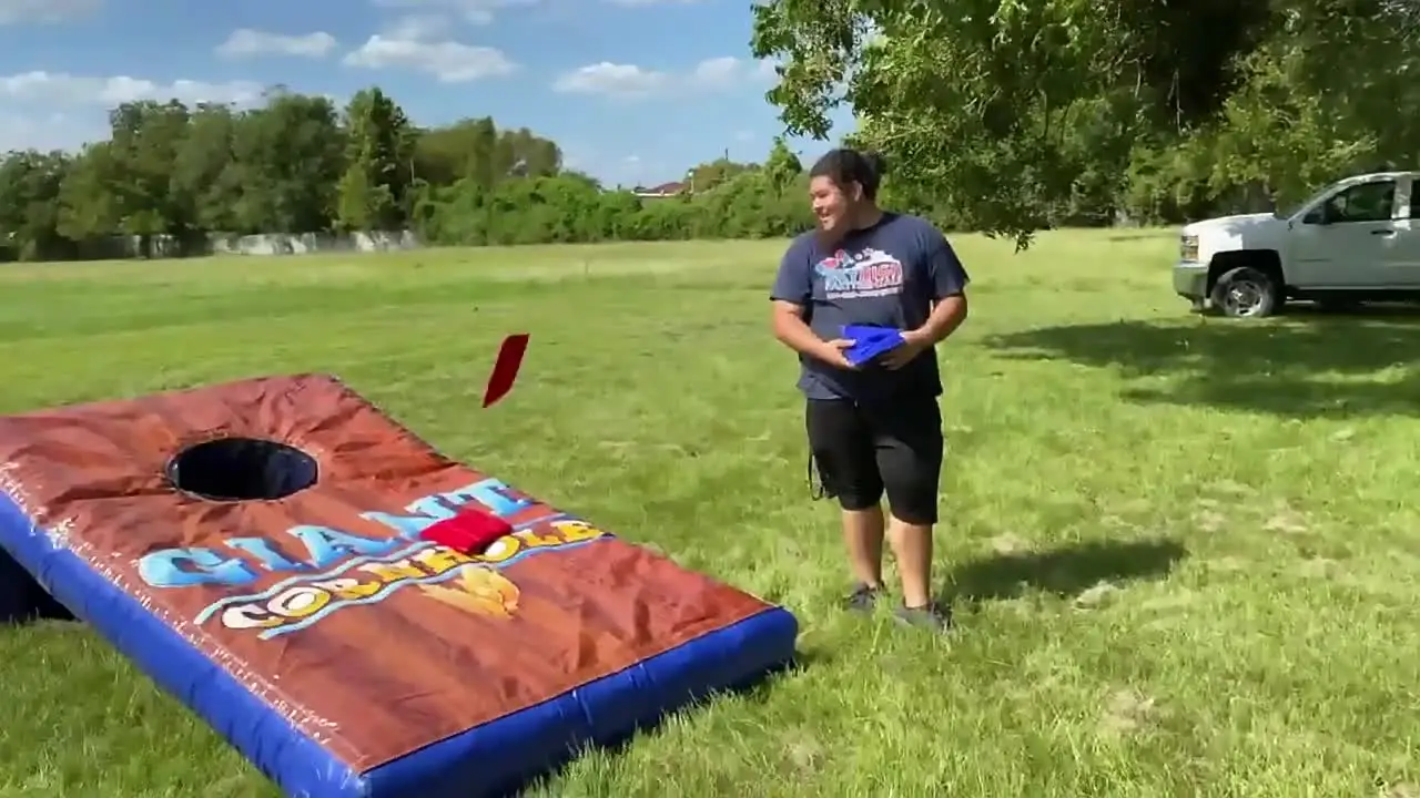 Новый дизайн гигантские надувные доски Cornhole игры с кукурузными отверстиями