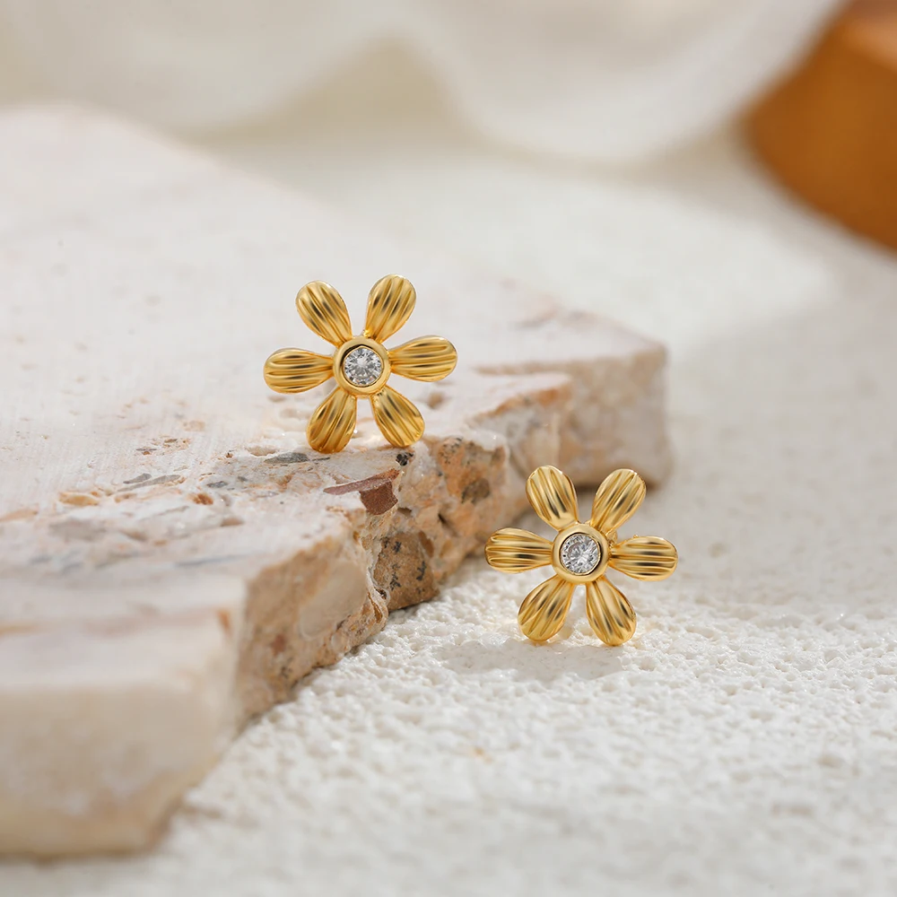 Dainty Small Daisy Earrings Stainless Steel Striped Flower Zircon Ear Earring PVD Waterproof Cute Girls Fashion Jewelry Aretes