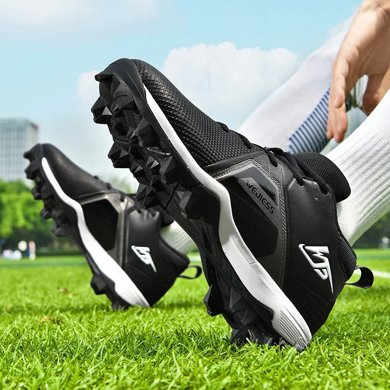 New high-quality men's football shoes, baseball shoes, rugby shoes