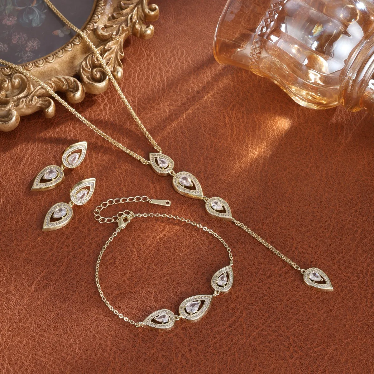 Klassisches Schmuckset mit Wassertropfenform und Zirkon-Intarsien, 2/3/4 Stück, für Frauen, Paare, Urlaubsgeschenkset, Party-Alltagsschmuck – Detail 11