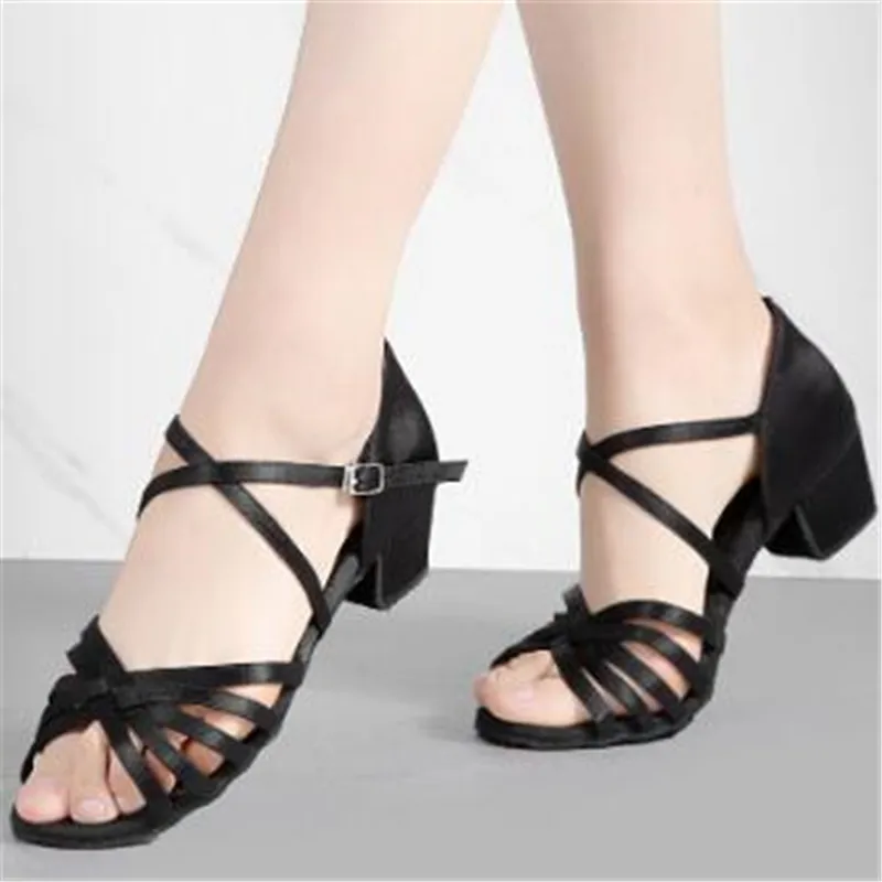 New Girls Women Latin Dance Shoes Ballroom Salsa Dancing Shoes Low Heels Children Tango Salsa Sandals Ladies Dance Shoes 17-26cm