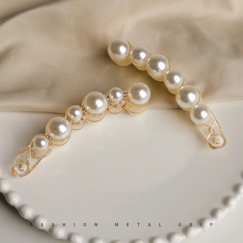 Pregadeira de cabelo banana com pérolas para rabo cavalo_voghion.com