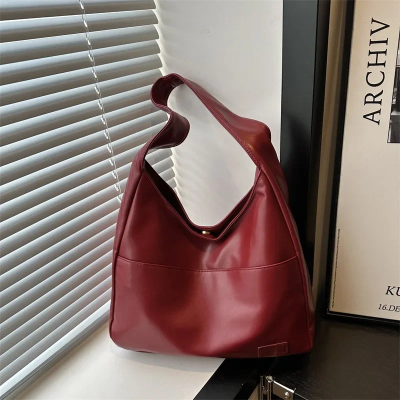 thumbnail image 1 of Bolso retro de gran capacidad 2024, bolso de mano versátil de alta gama para mujer, bolso de hombro portátil informal para ir al trabajo, 1 of 5