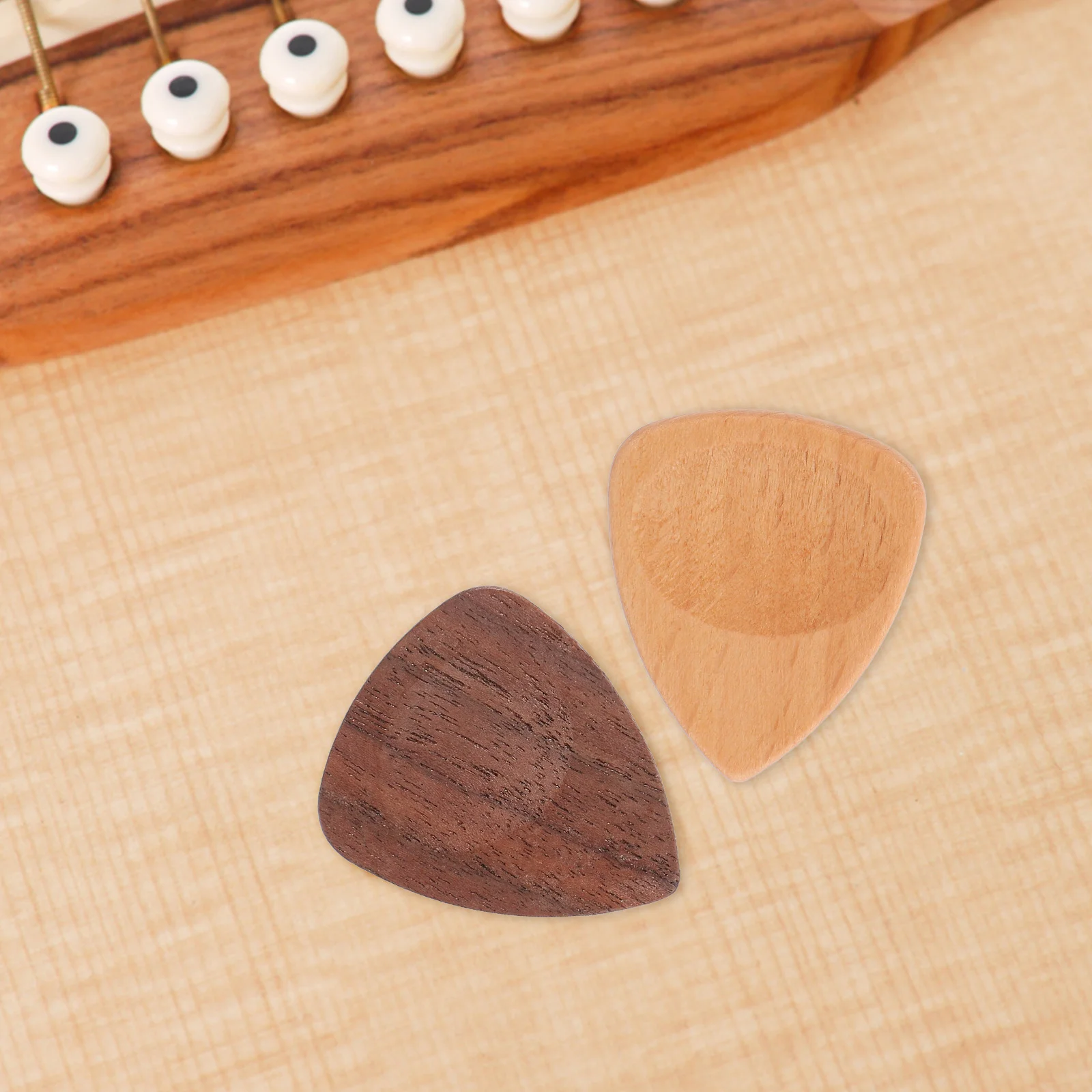 

1 Set Electric Guitar Picks Folk Guitar Picks with Wooden Storage Box Musical Instrument Accessories