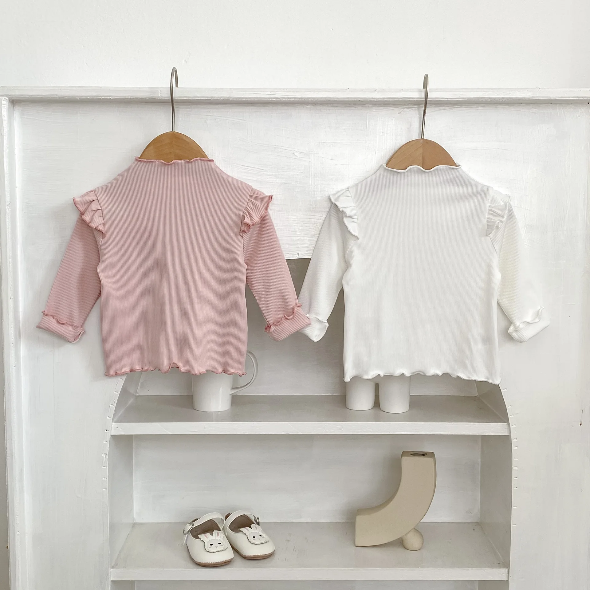 Description Picture 3 of item2025 Autumn New Baby Long Sleeve T Shirts Cotton Girls Cute Ribbed Bottoming Shirts Toddler Solid Versatile Tops Infant Clothes