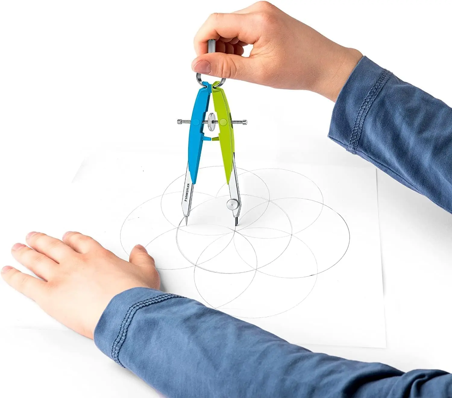 Staedtler Mars 556 스프링 보우 컴퍼스 스핀들 가이드, 원형 스프링 헤드 및 센터 드라이브 스핀들이 포함된 정밀 기하학용 컴퍼스