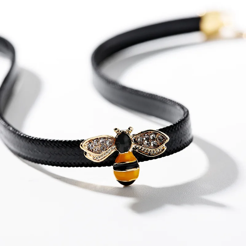 CHOKER Fashion People Cute Little Bee Necklace Flexible Braided Rope Sparkling Rhinestones Jewelry For Women Best Gift Wholesale | Украшения