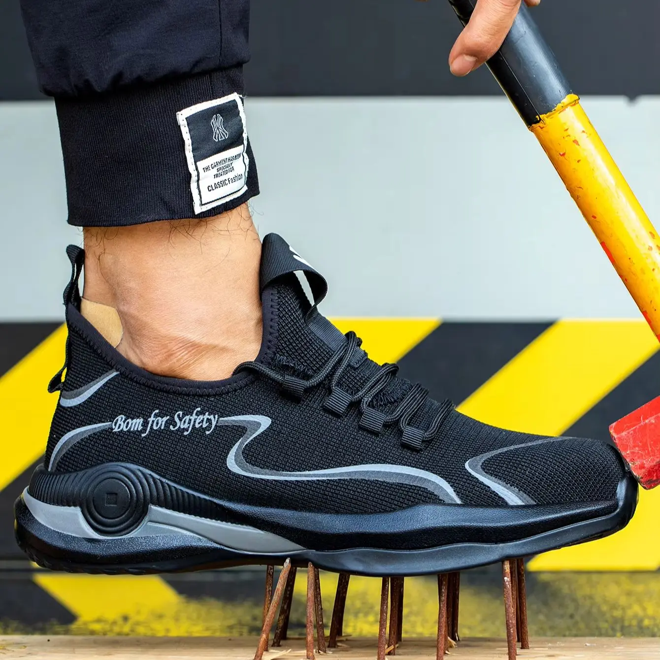 Men's Steel Toe Lightweight Puncture-Resistant Breathable Safety Shoes