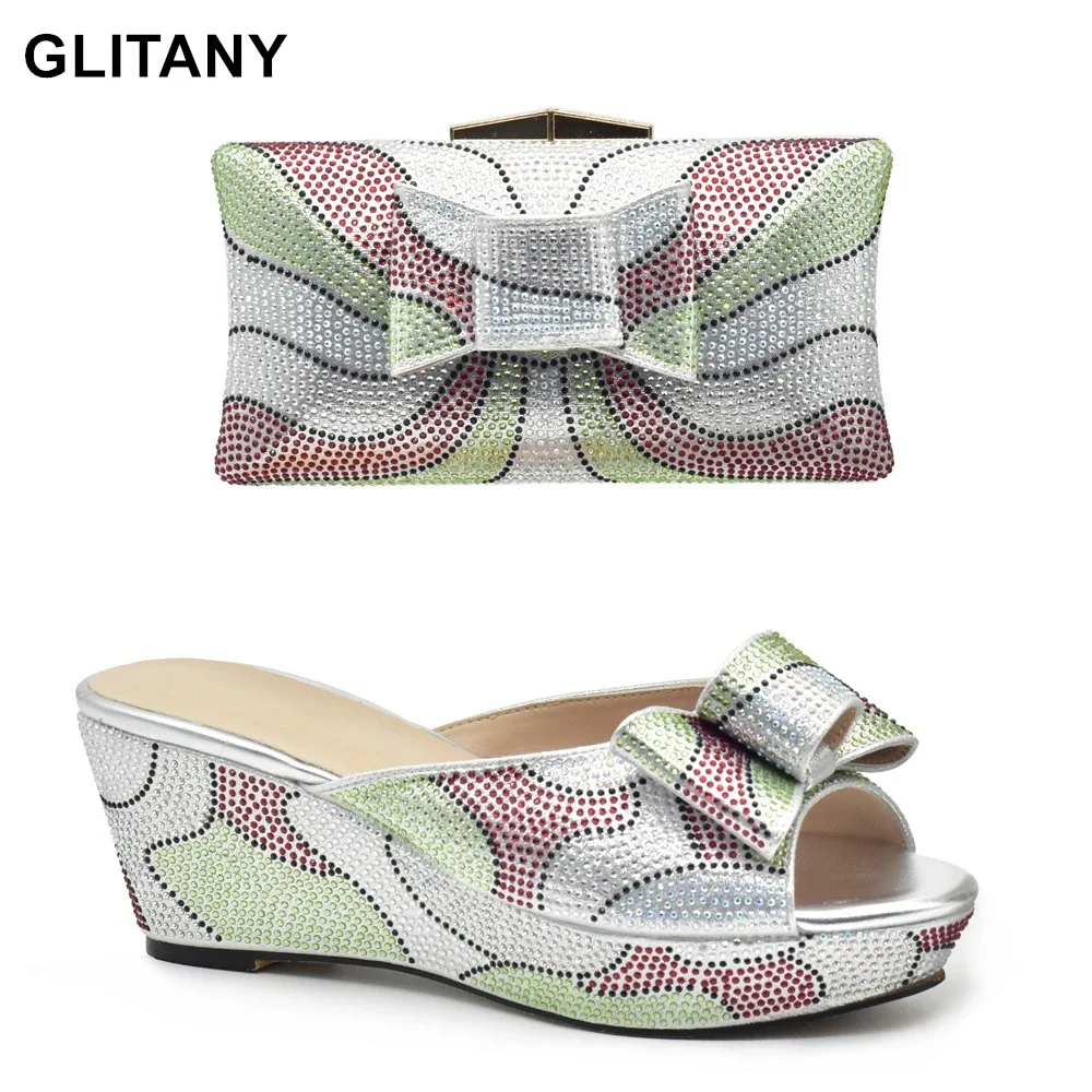 

Новейшие итальянские туфли с подходящими сумочками для свадьбы, итальянские серебряные туфли и сумочки, подходящий набор, Италия 2023, искусственная Свадебная обувь