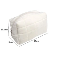 Sac de sport en fourrure solide pour femmes, grand sac à main avec fermeture éclair, organisateur de maquillage, trousse de papeterie, sac de rangement de toilette de maquillage de voyage 3