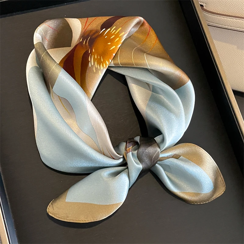

New Fashion 100% Natural Silk Scarf Women Flower Lady Square Scarves Bandana Summer Small Printed Headband Foulard Neckerchief