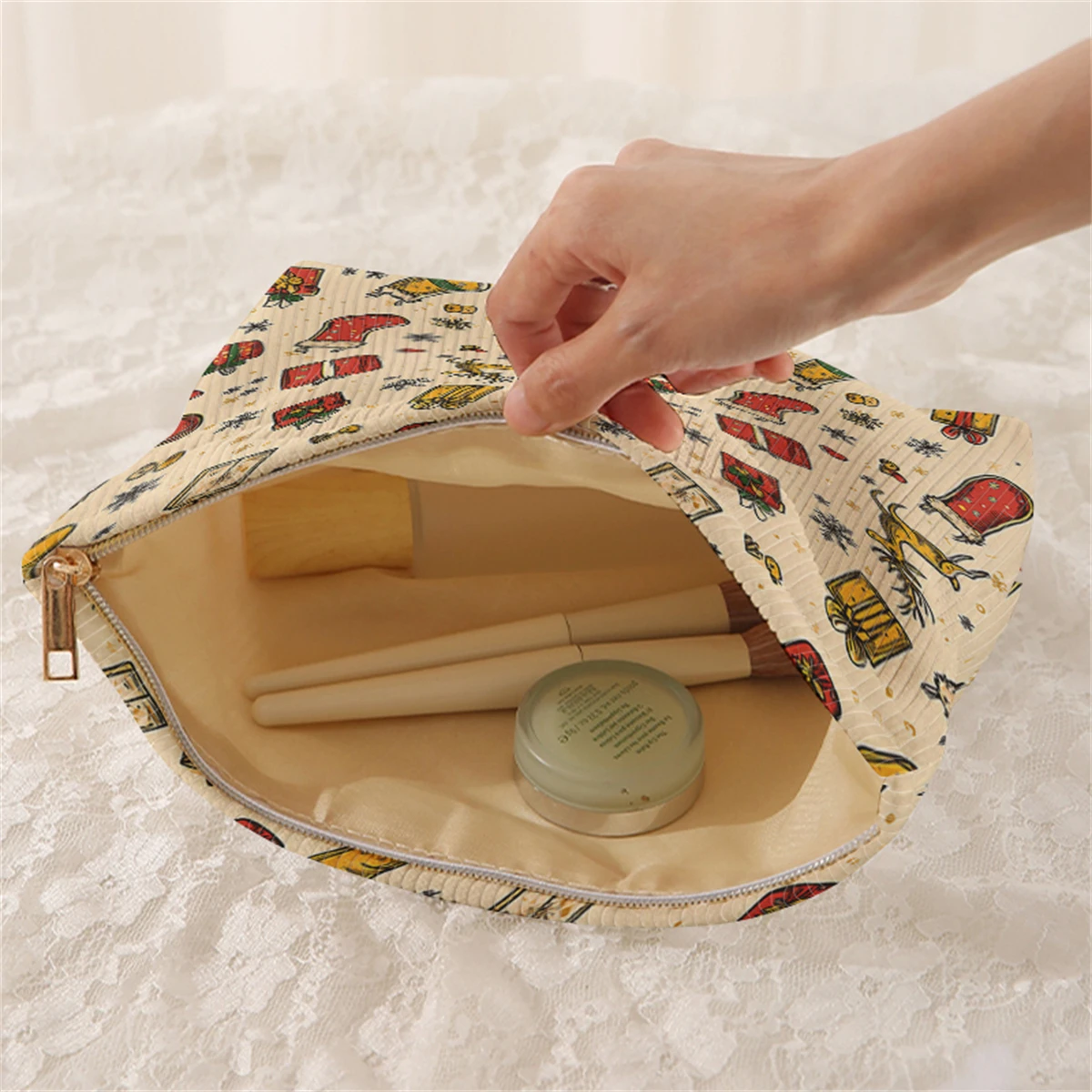 1 Christmas themed corduroy makeup bag, lightweight zipper makeup storage box, multifunctional bag with lining