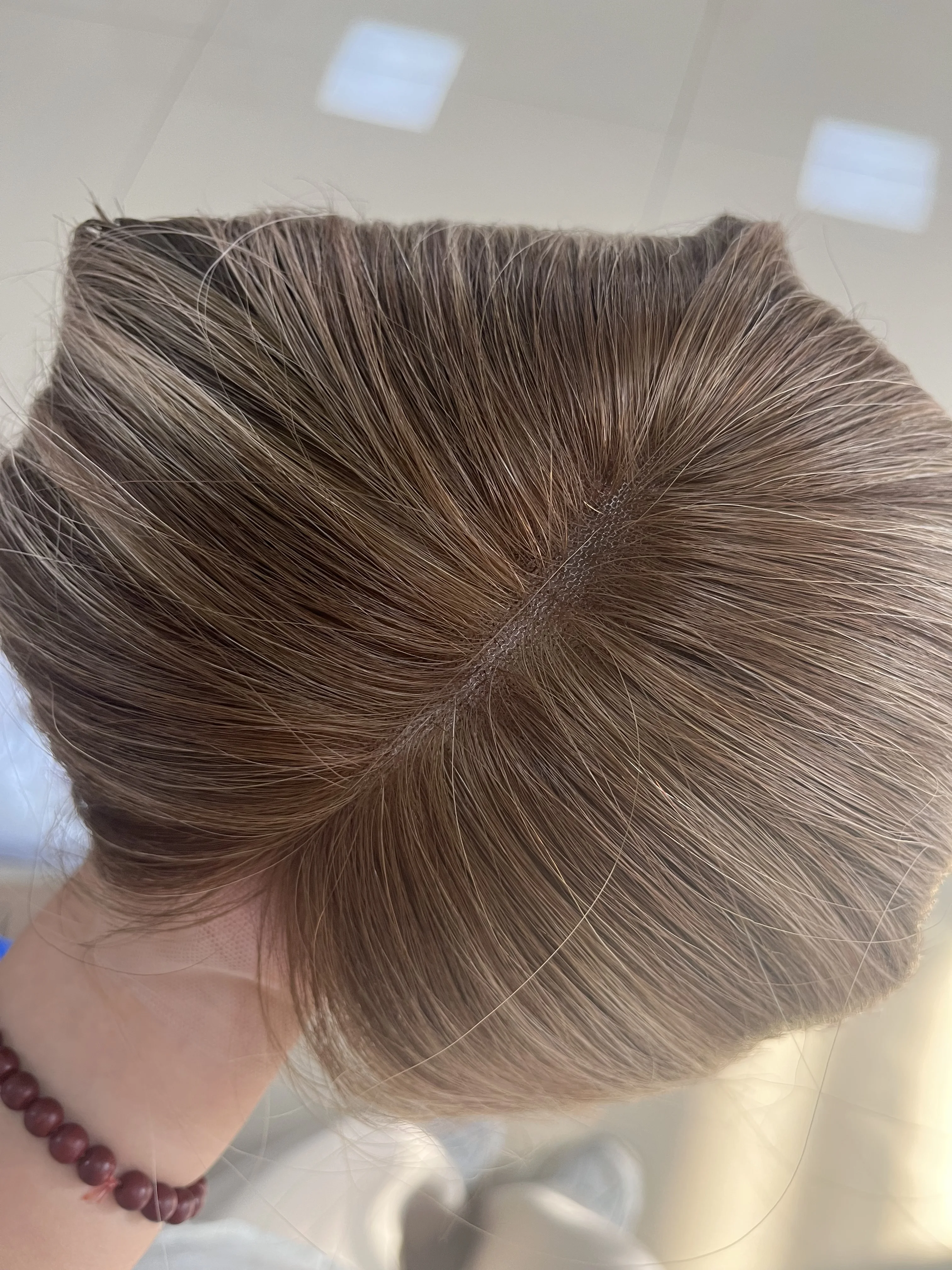 Рисунок 3 - Новинка, модный парик с небольшим слоем светлых волос