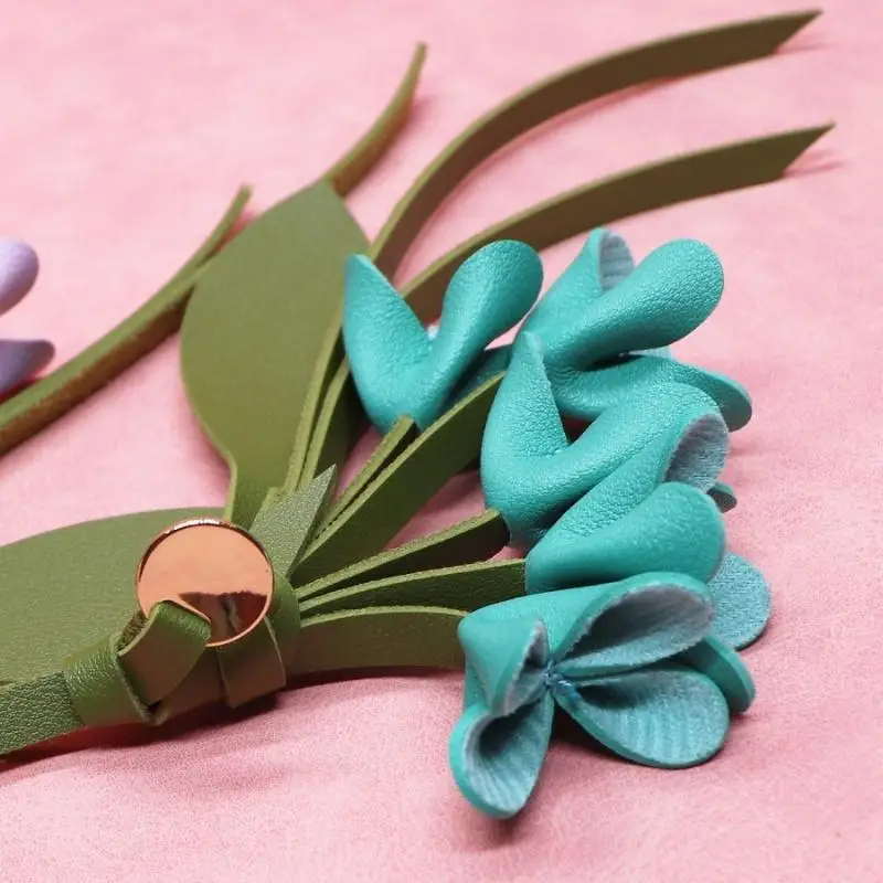 1Pcs Fashion PU Leather Simulation Osmanthus Keychain Bag Pendant Decoration Artificial Flower Backpack Hanging Ornaments Gifts