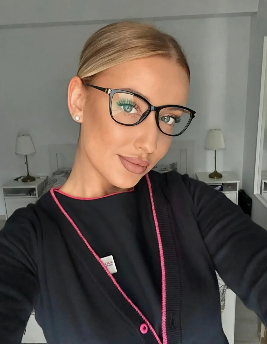 Elegant Blue Light Glasses - Timeless Design, Lightweight Comfort, Perfect for Any Occasion