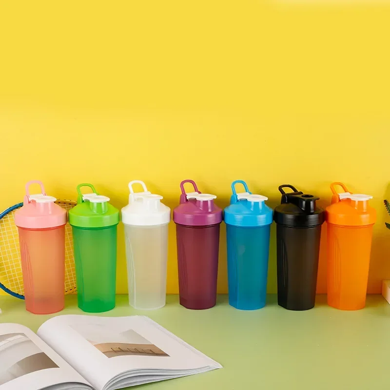 Protein Bottle Shaker Bottle Shaking Cup Protein Shaker Cup 600ml Portable Protein Powder Shaker Bottle Leak Proof Water Bottle for Gym Fitness Training Sport Shaker Mixing Cup with Scale