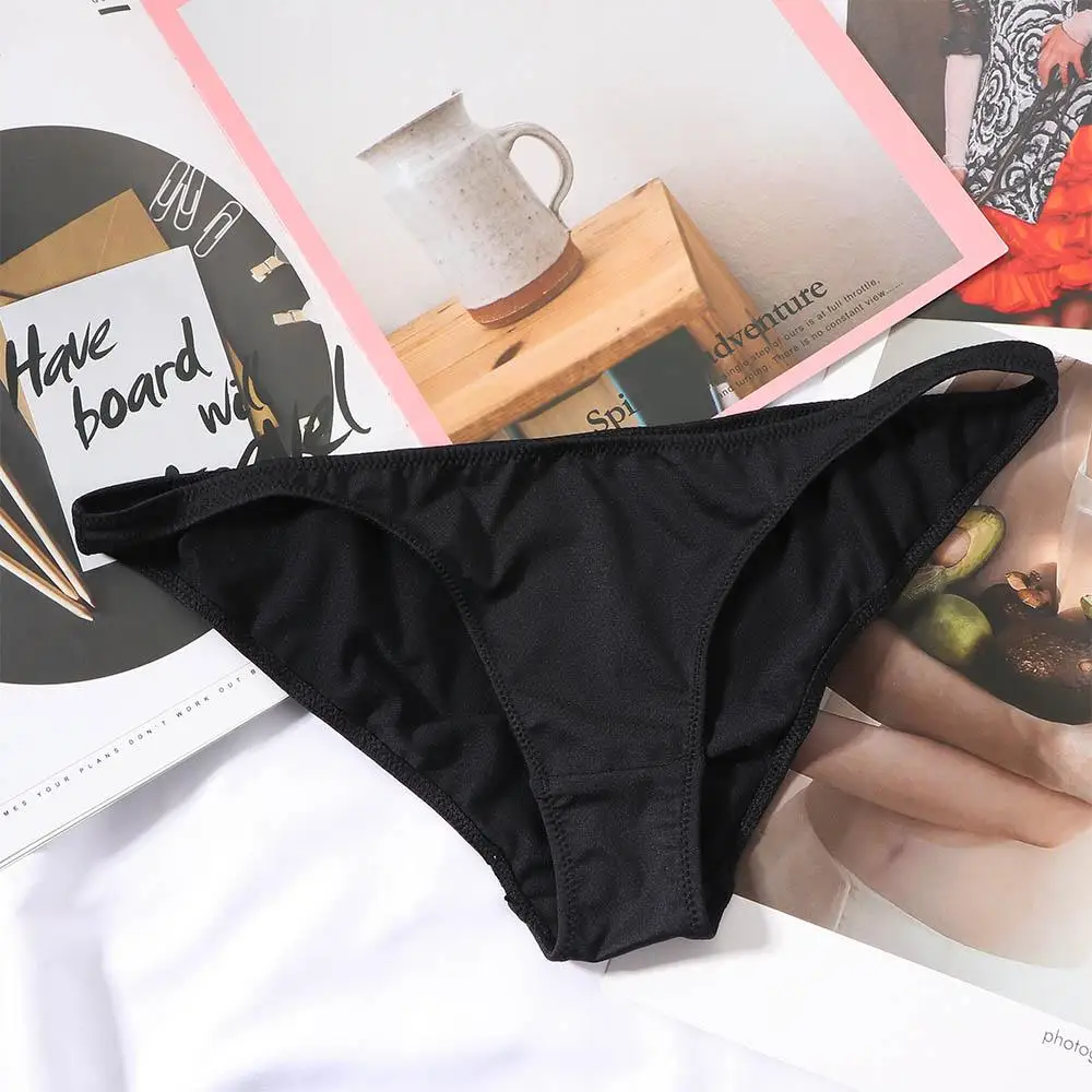تنفس لينة نصف مغطاة الأرداف النساء للنساء مثلث ثونغ السيدات سراويل  الحرير بلون