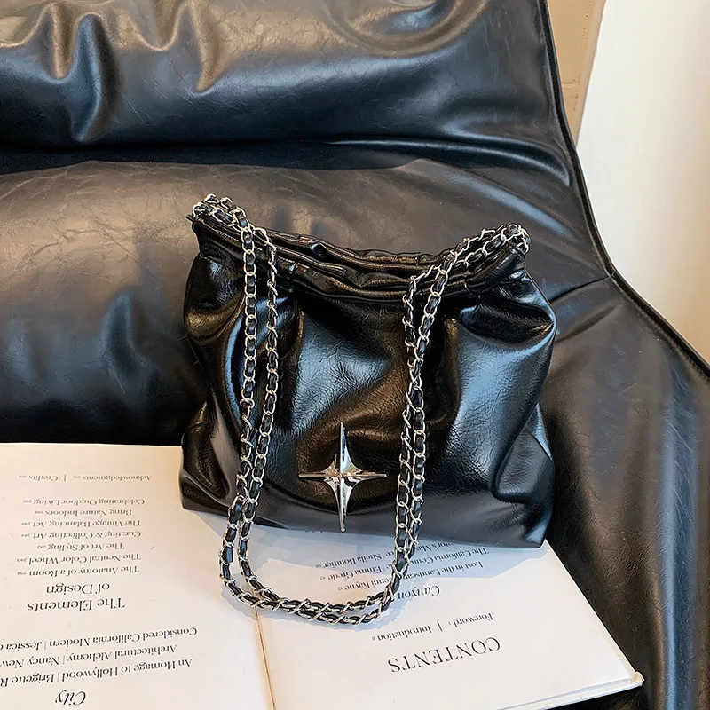 

Новинка 2023, модная универсальная трендовая сумка через плечо, Корейская вместительная сумка-тоут Y2k на цепочке, привлекательная уличная одежда, мягкая сумочка