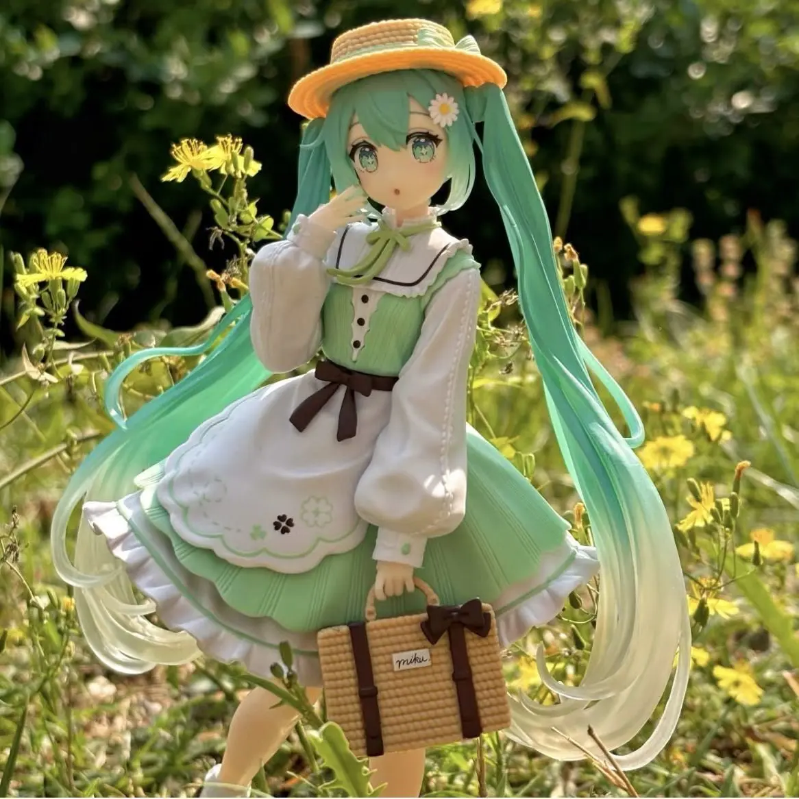 Hatsune Miku Anime Figurine - Fashion Country Version 20cm Cute Kawaii Girl Action Figure - Adorable Desktop Decor
