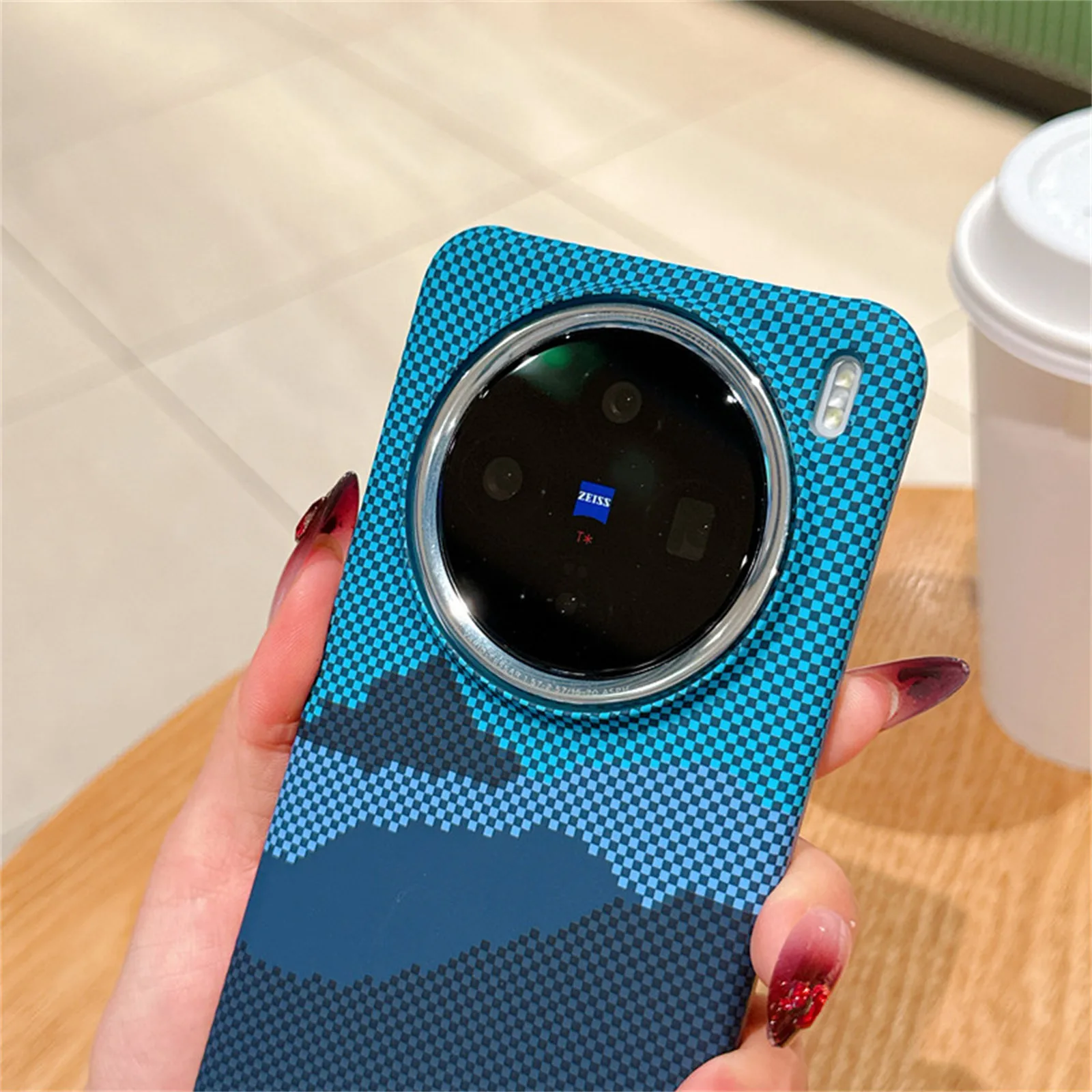 Kevlar Carbon Fiber Magnetic Phone Case - Slim, Anti-Drop Matte Hard Shell