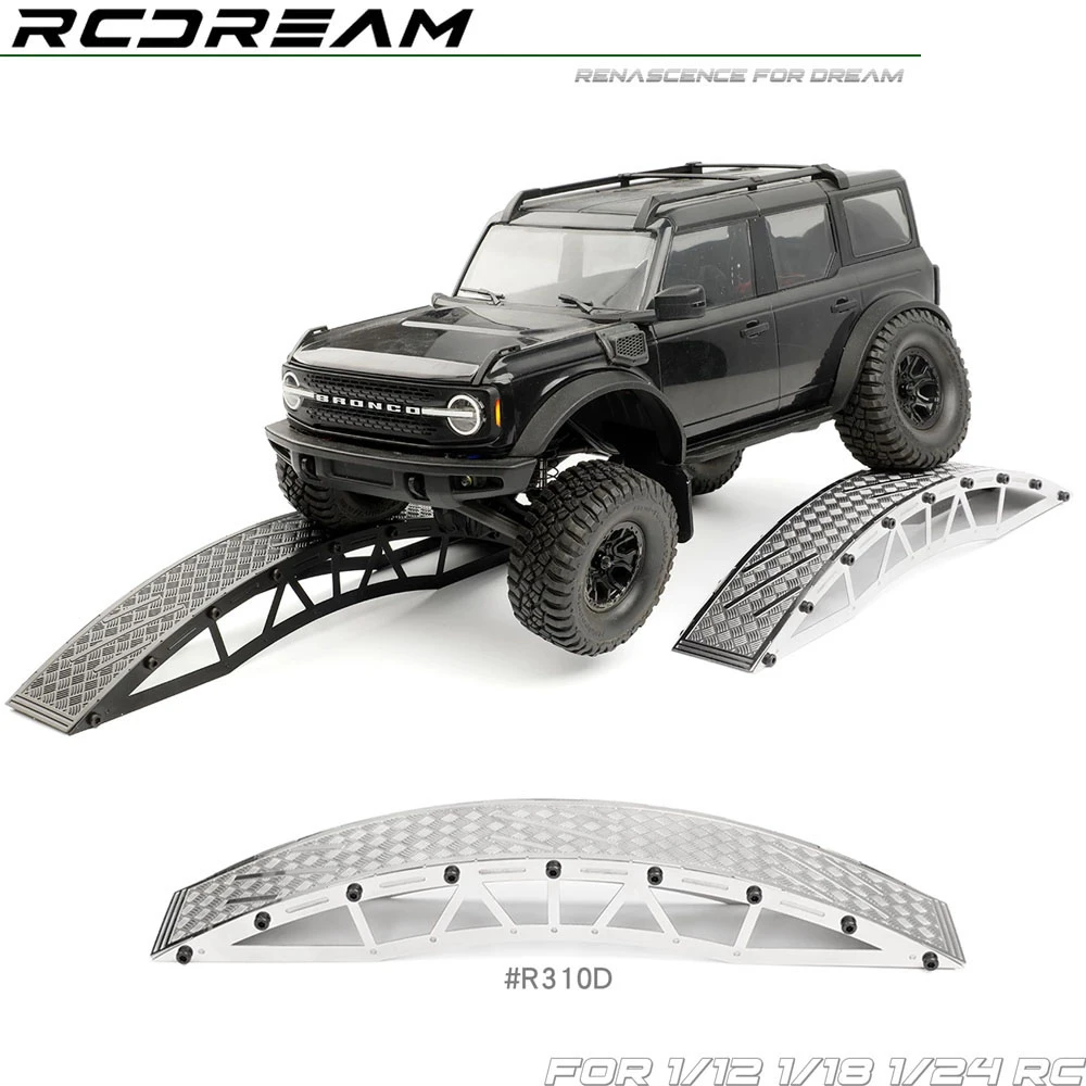 Détail des obstacles métalliques de la rampe pour voiture RC, parfaite pour tester les crawlers 1/18 1/24