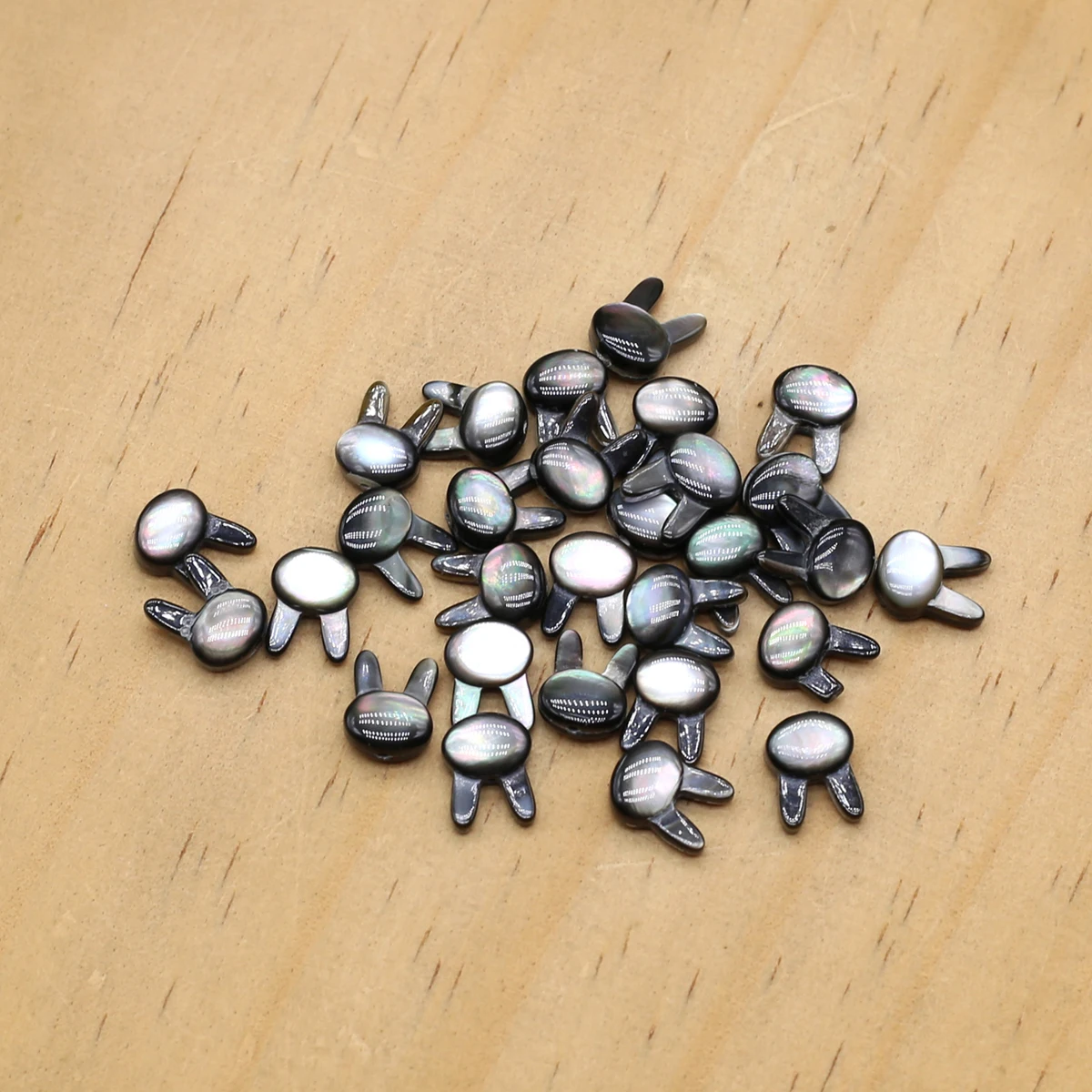 

5pcs Natural Freshwater Shells Beads White Black Rabbit Vertical Hole Beads For Jewelry Making DIY Bracelet Necklace Accessories