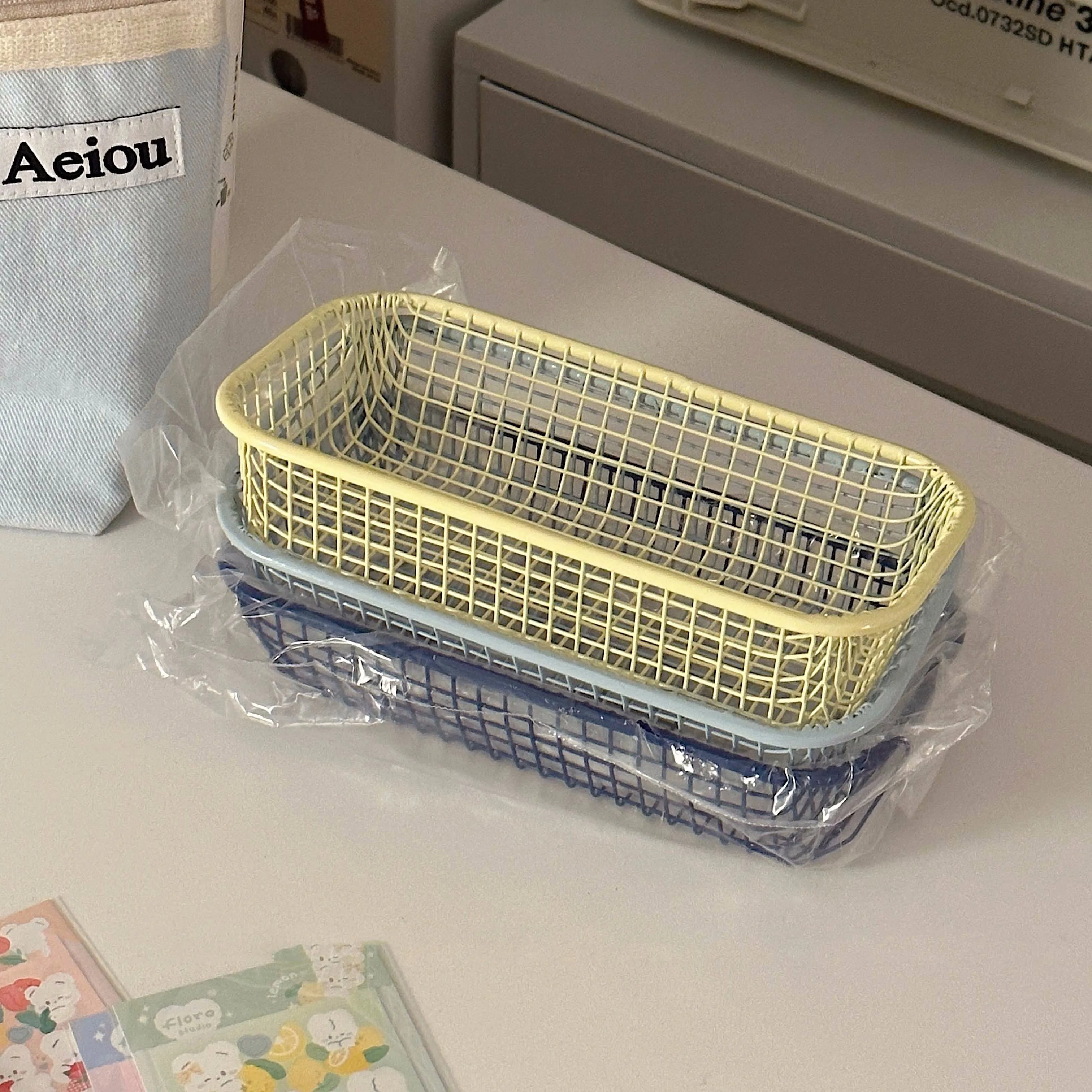 Desktop Storage Box Stationery Organizer Desktop Storage Shelf SKYSONIC Metal Storage Basket Desktop Sundries Organizer for Photocards Stationerry Make Up Sorting Office Home Suppliers