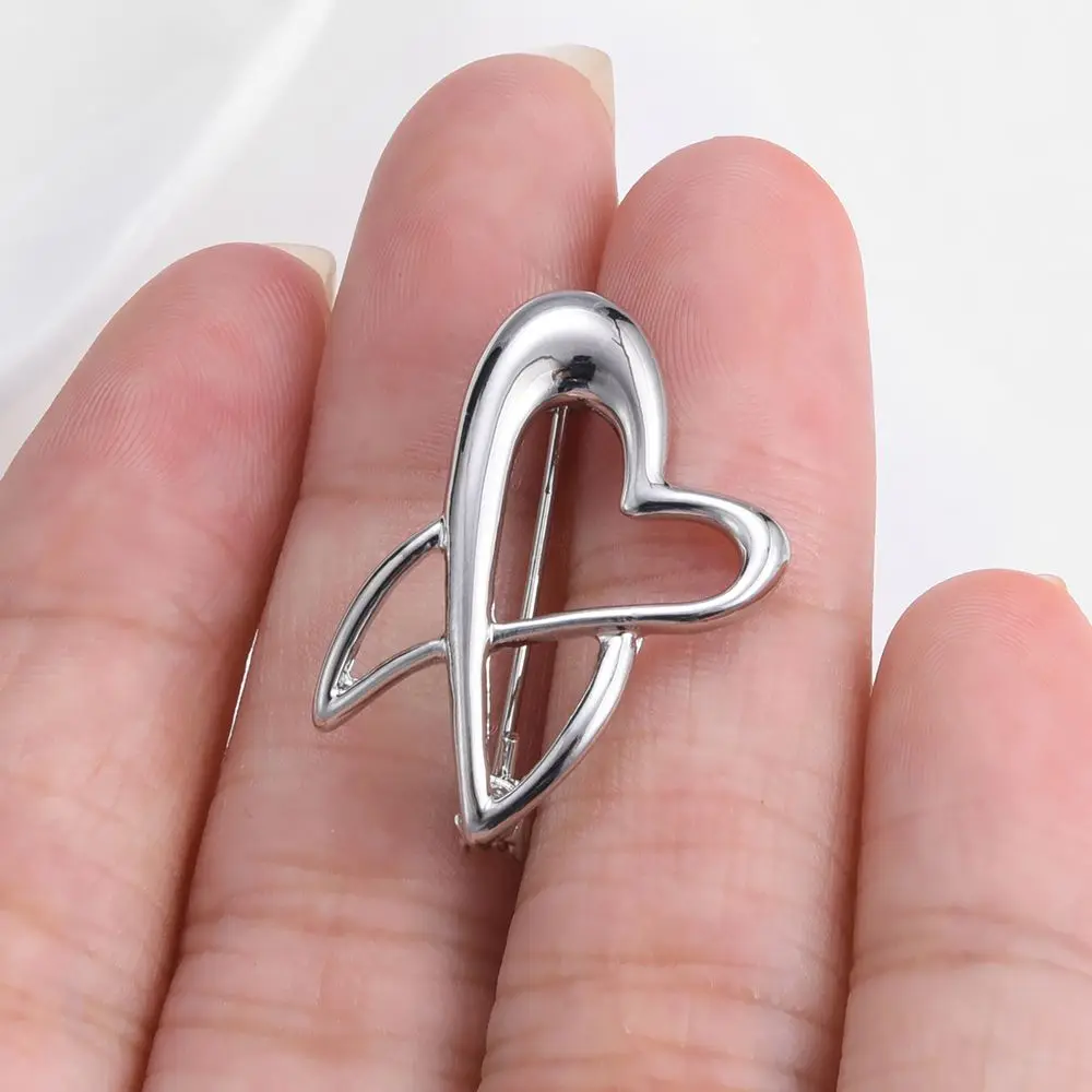 

Simple Tooth Pin Classic Medical Brooch Silver Plated Metal Lapel Badge for Dentist Nurse Medical Student Gift