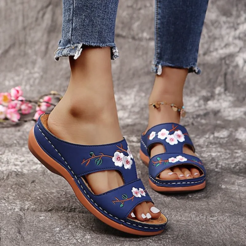 Women Casual Sandals Comfortable Soft Slippers Embroider   Flower Colorful Ethnic Flat Platform Open Toe Outdoor Beach Shoes
