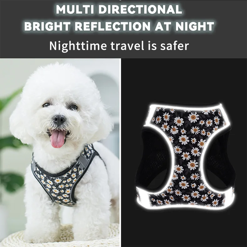 Peitoral floral com fechamento por fivela e ajuste no tórax