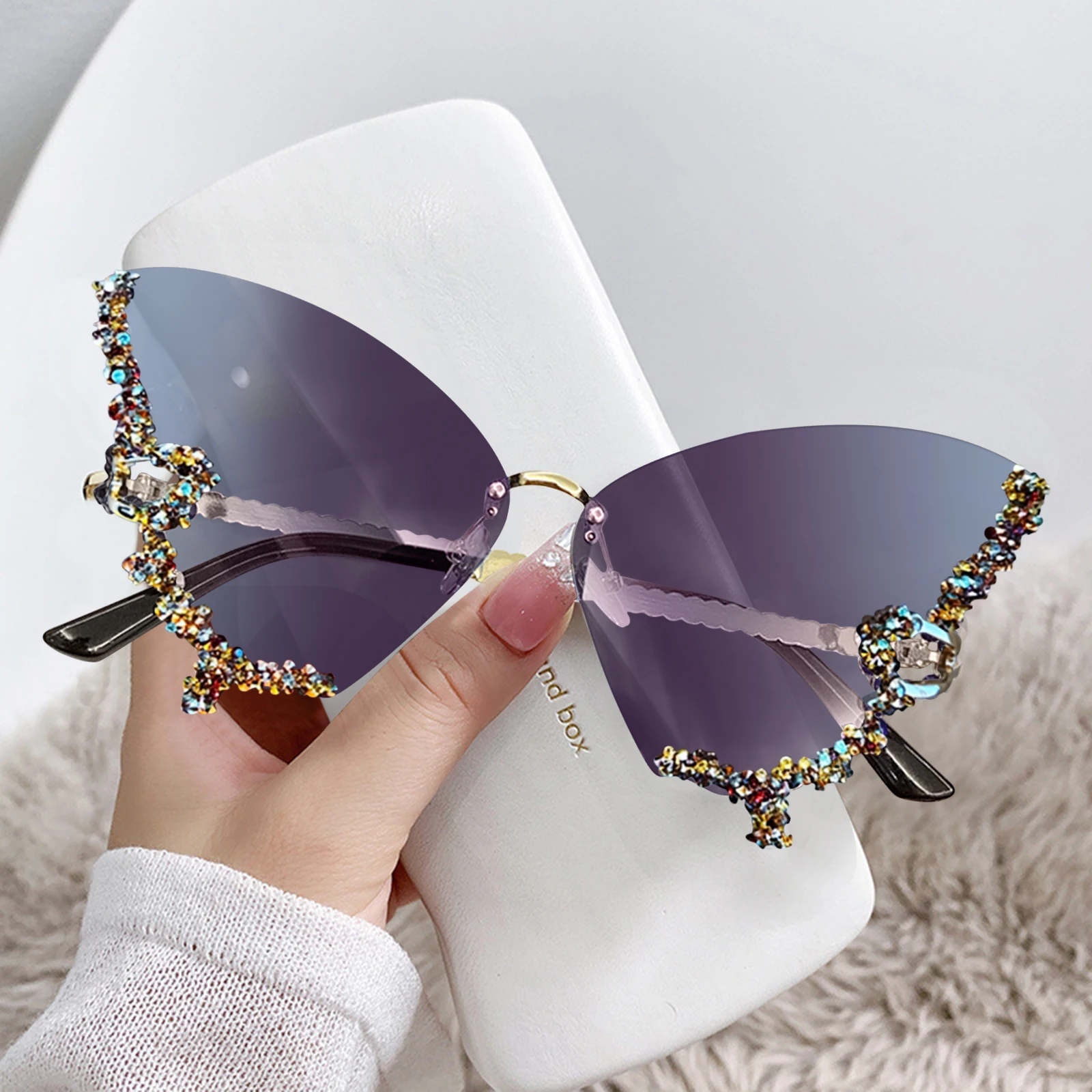 Vrouwelijke strass vlinderzonnebril voor dames UV-bescherming Vintage feeststijl metalen randloze zonnebrillen_voghion.com