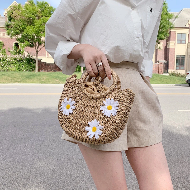 Handwoven Daisy Straw Rattan Half-Moon Beach Handbag Large Capacity Women Summer Hollow Out Crossbody Shoulder Bag
