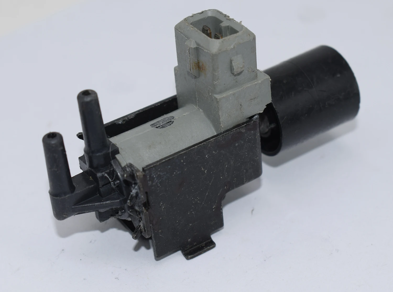 Original Canister Purge Solenoid Vacuum Valve 8-94384336-0 184600-0820 Fit Isuzu