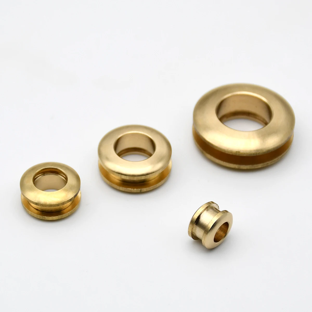 Screw Back Eyelets 2pcs Solid Brass Screw Back Eyelets with Washer for Leather Craft