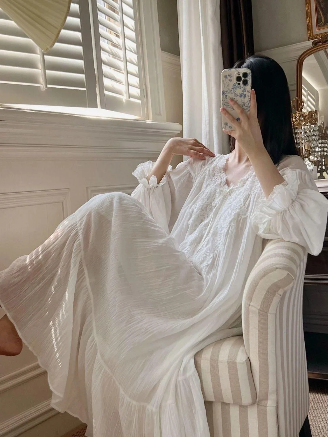 French Court-Style Sweet Princess-Inspired Long-Sleeve Nightgown for Women: New Spring/Fall Collection with Luxurious Lace Trim 4
