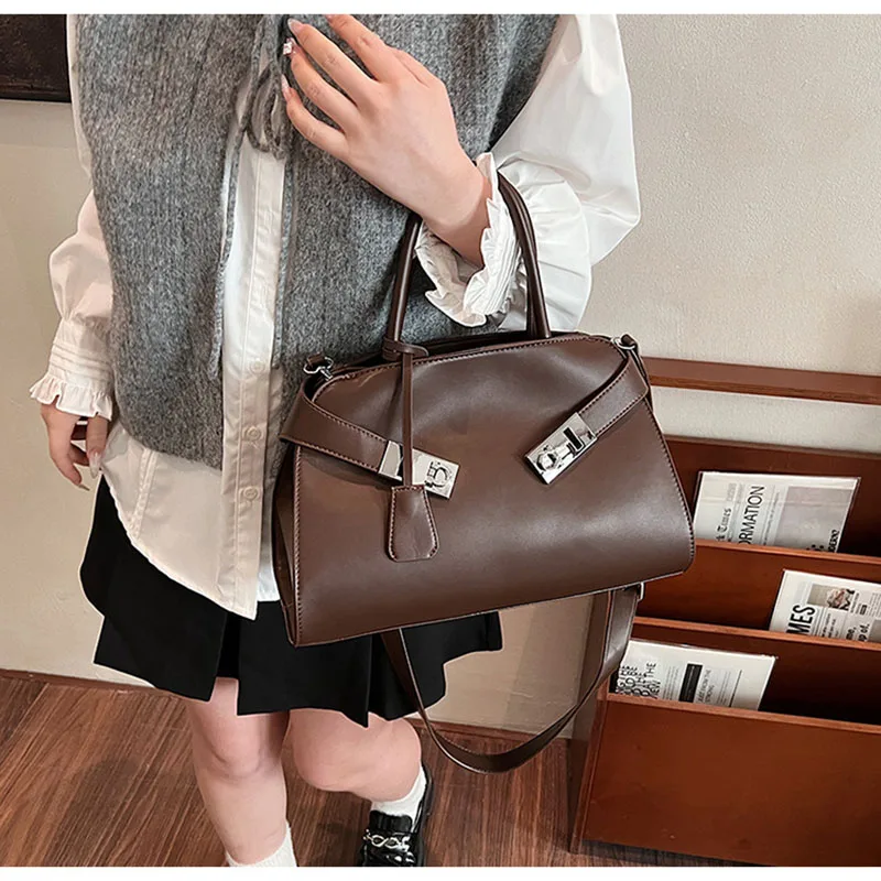 Fashion Large Capacity Women Handbags Designer Chic Lock Shoulder Bags Luxury Pu Leather Crossbody Bag Trend Commuter Bag
