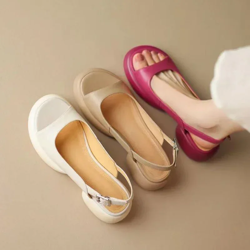 Sandals for Women's Summer New Versatile Casual Sandals with Thick Sole and Straight Buckle Strap Beach