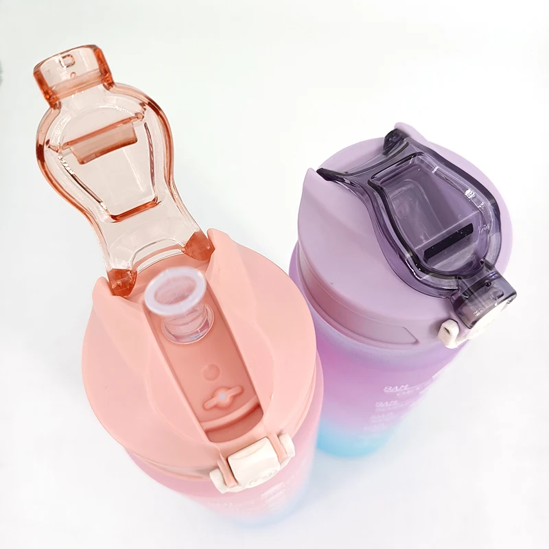 여자를위한 밀짚 동기 부여 스포츠 물병과 750ML 물병 누출 방지 마시는 병 야외 여행 피트니스 주전자