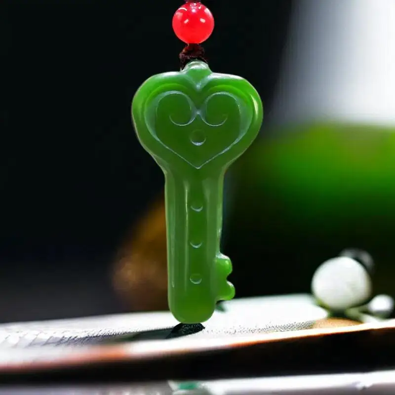 

Ожерелье с подвеской в виде натурального Нефритового ключа, зеленая яшма, модные дизайнерские роскошные аксессуары, резные ювелирные изделия, подарки для женщин