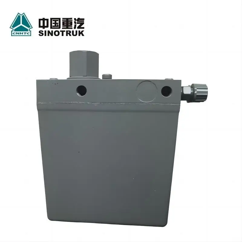 HOWO T5G Truck Parts Original Quality TGA Left Manual Oil Pump WG9925823012 Lift Pump For SINOTRUK Parts HOWO
