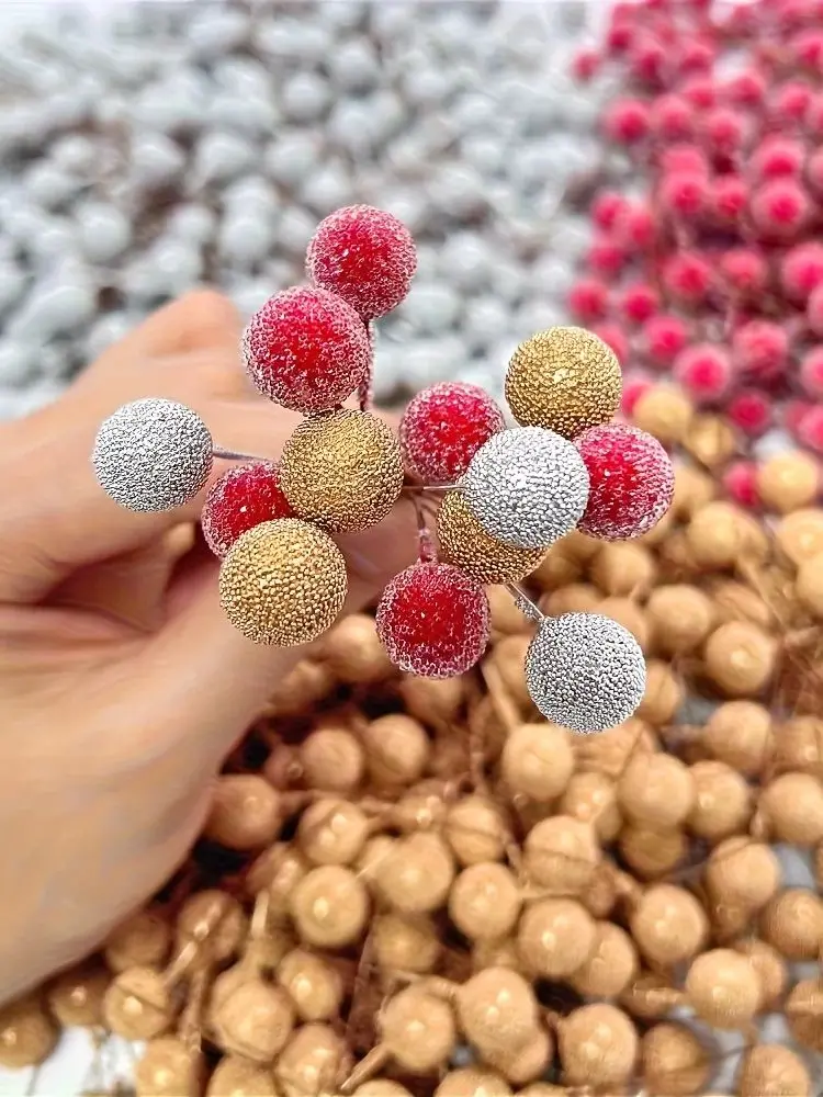 30 Stück realistische rote Beeren, silbrig-goldene künstliche Blumenbeere – für Halloween, Weihnachten, Hochzeit, Party-Kranzdekoration – Detail 5