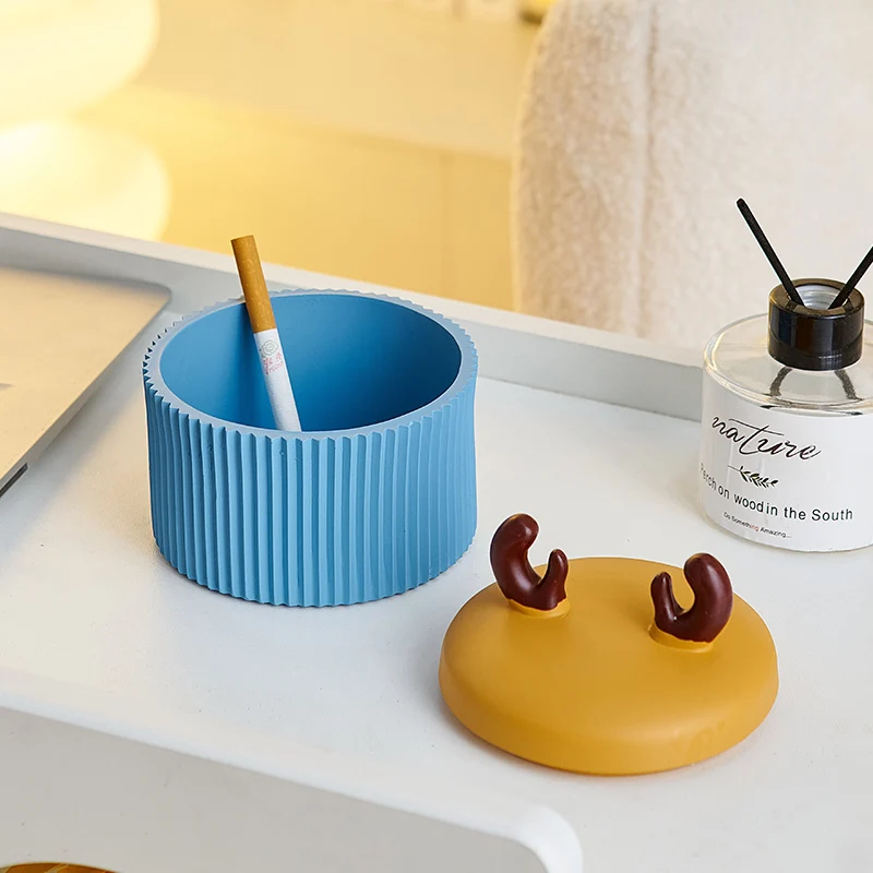 

Home Decor Cute Antler Lid Ashtray Modern Office Meeting Room Desk & Living Room Cabinet Ornament Lovely Round Ash Tray Crafts