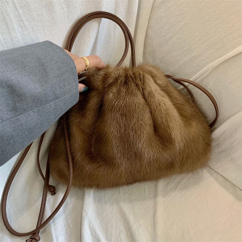 Women's Winter Drawstring Closed Fur Bag Luxury Mink Fur Large Capacity Handbag Women's Stylish Elegant Fur Shoulder Bag