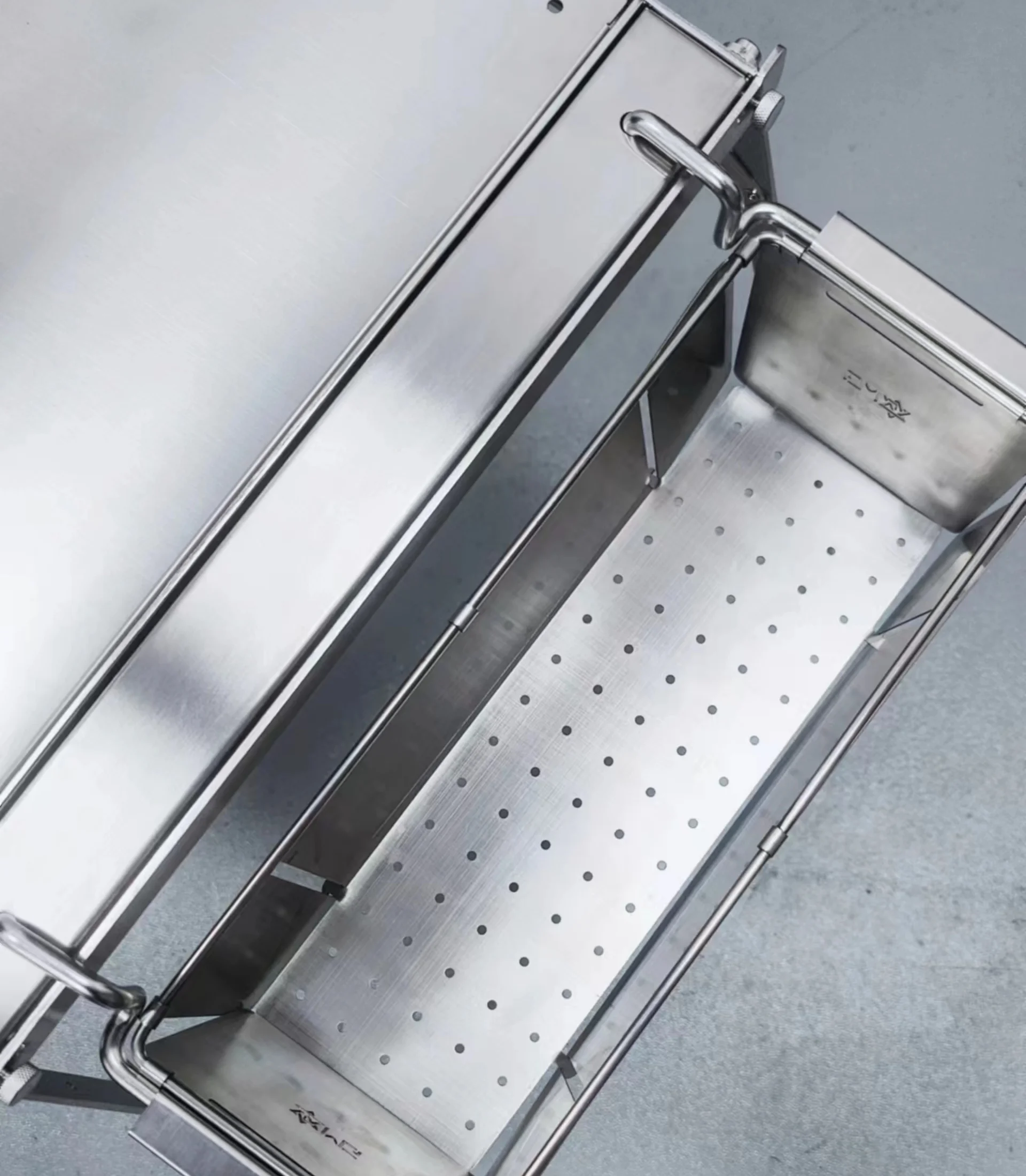 Description Picture 5 of itemFolding IGT 0.5 Unit Stainless Steel Storage Box Camping Lightweight Drain Basket Portable Outdoor Kitchen IGT Table Accessories