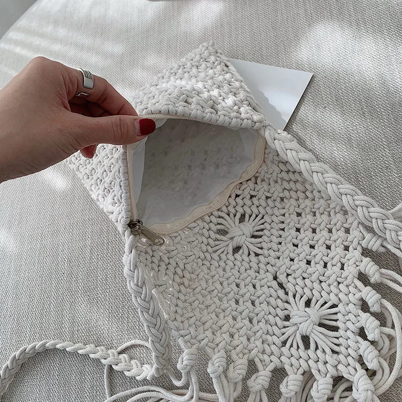 New Straw Bag Bohemian Tassel Beach Bag Women Crochet Fringed Crossbody Ultralight Shoulder Bag Women Small Bolsos Feminina