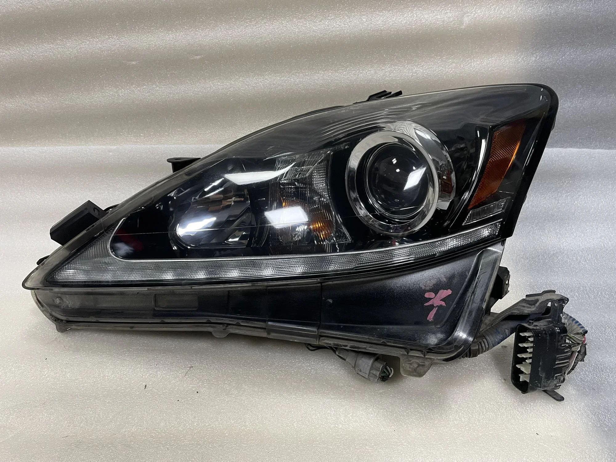 Купить Фары Ис 250