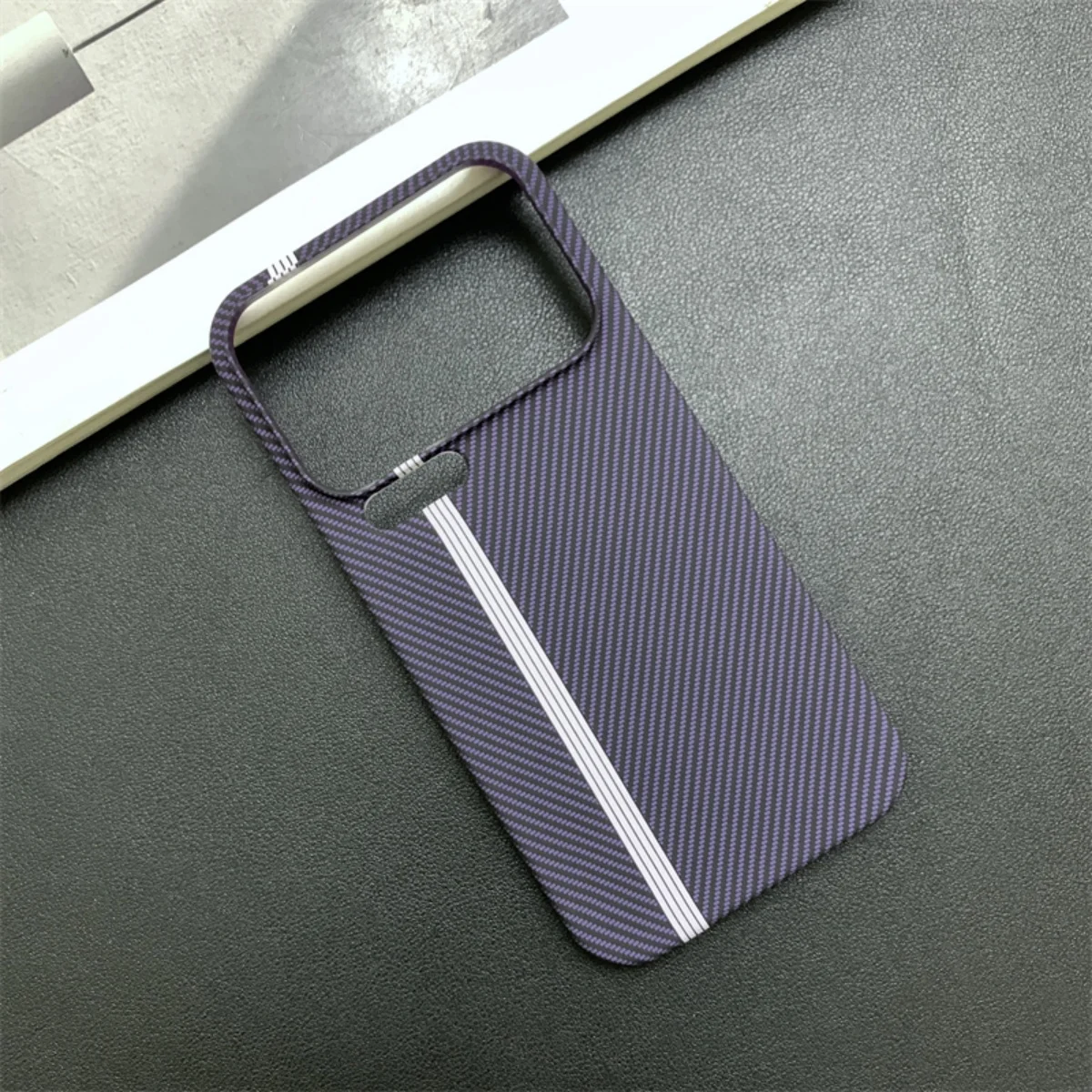 Sleek Kevlar Carbon Fiber Hard Plastic Frameless Armor Phone Case