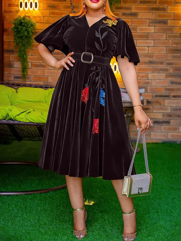 

Velvet African Dress Women Autumn African Clothing Embroidered High Waist Elegant Vintage Dress Party Femme Robe Abaya Dashiki