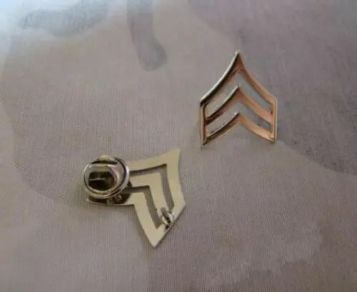 PAIR WW2 US ARMY SERGEANT FIRST CLASS PINBACK RANK INSIGNIA BADGE MILITARY GIFT